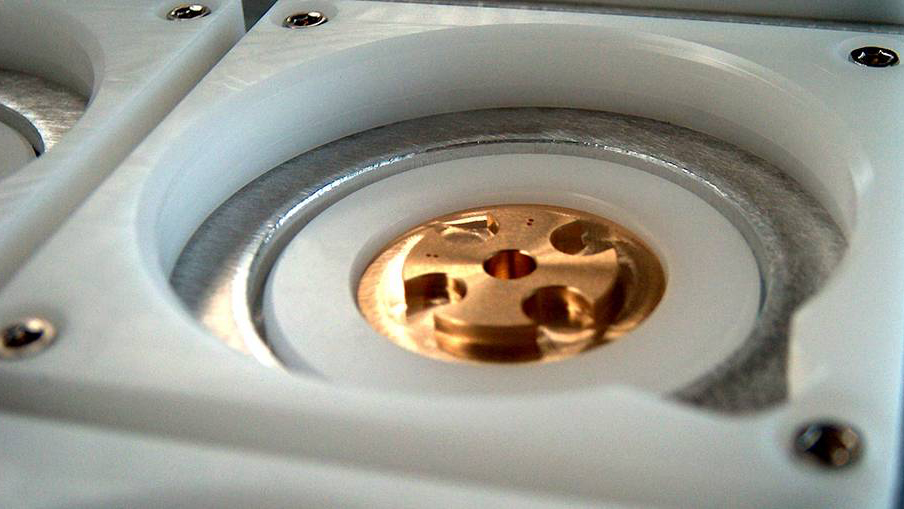 Detailansicht eines Mehrfachschweißwerkzeuges mit 20-fach Nutzen